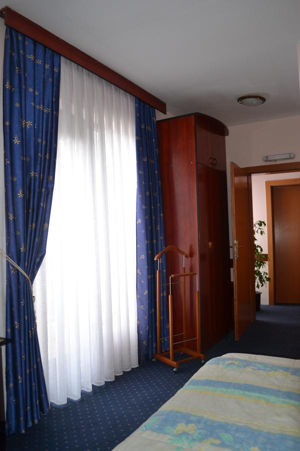 Hotel Mimoza Kumanovo Exteriör bild