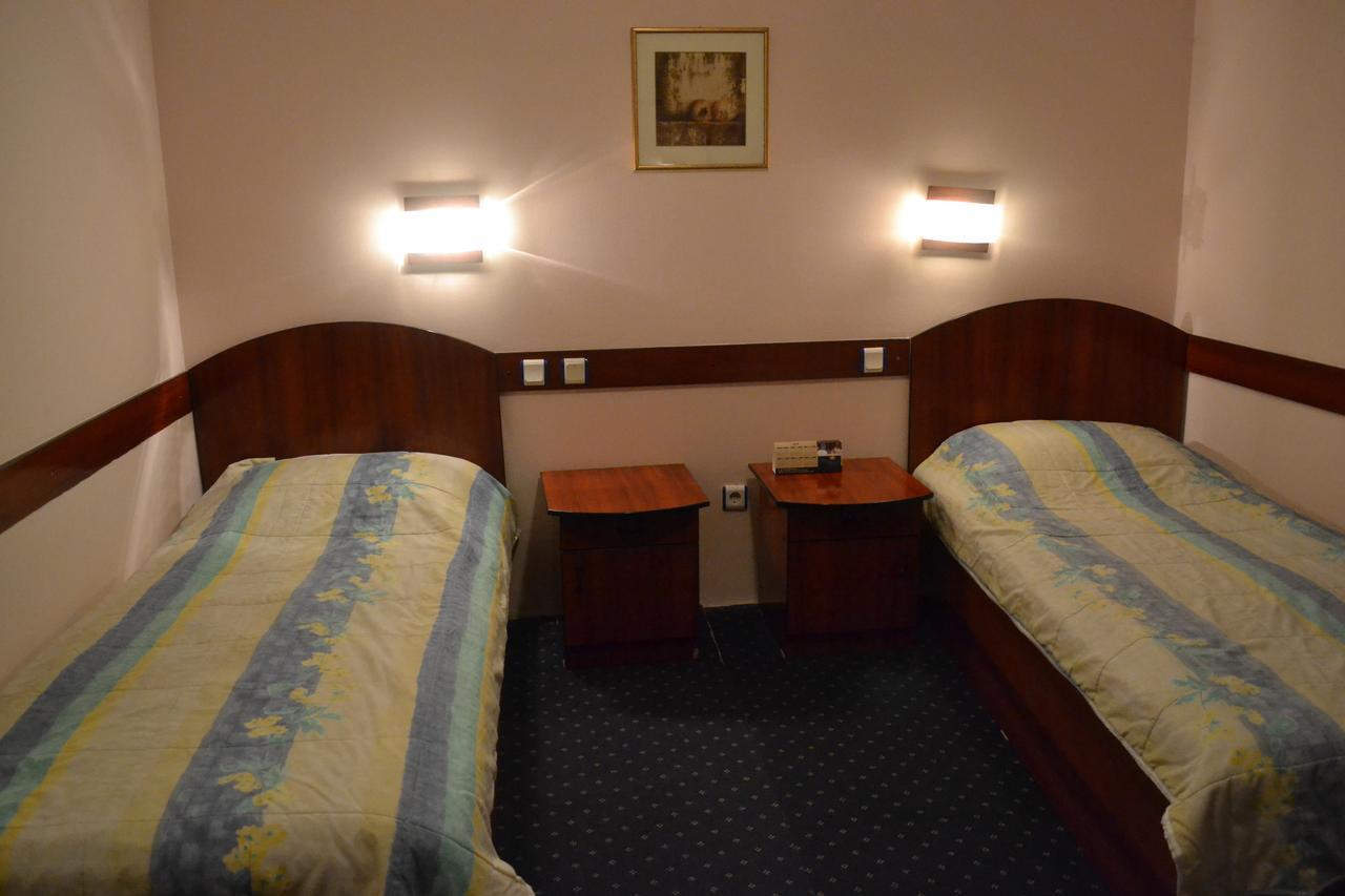 Hotel Mimoza Kumanovo Exteriör bild