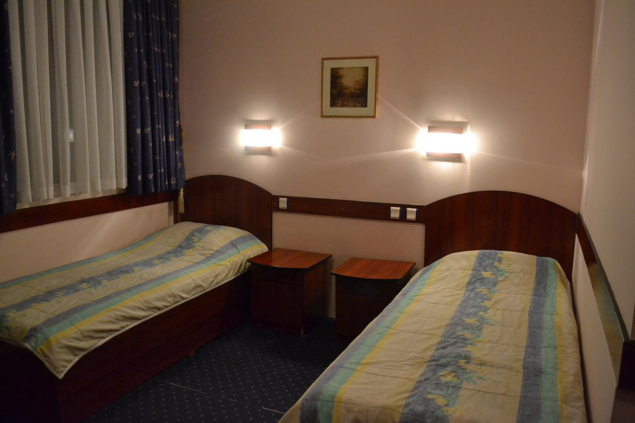 Hotel Mimoza Kumanovo Exteriör bild