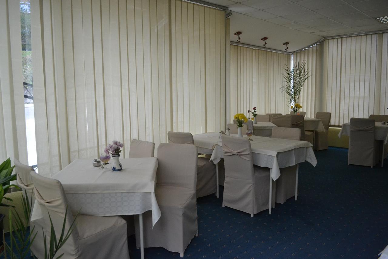 Hotel Mimoza Kumanovo Exteriör bild