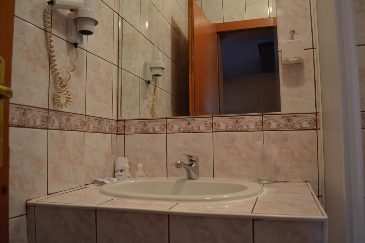 Hotel Mimoza Kumanovo Exteriör bild