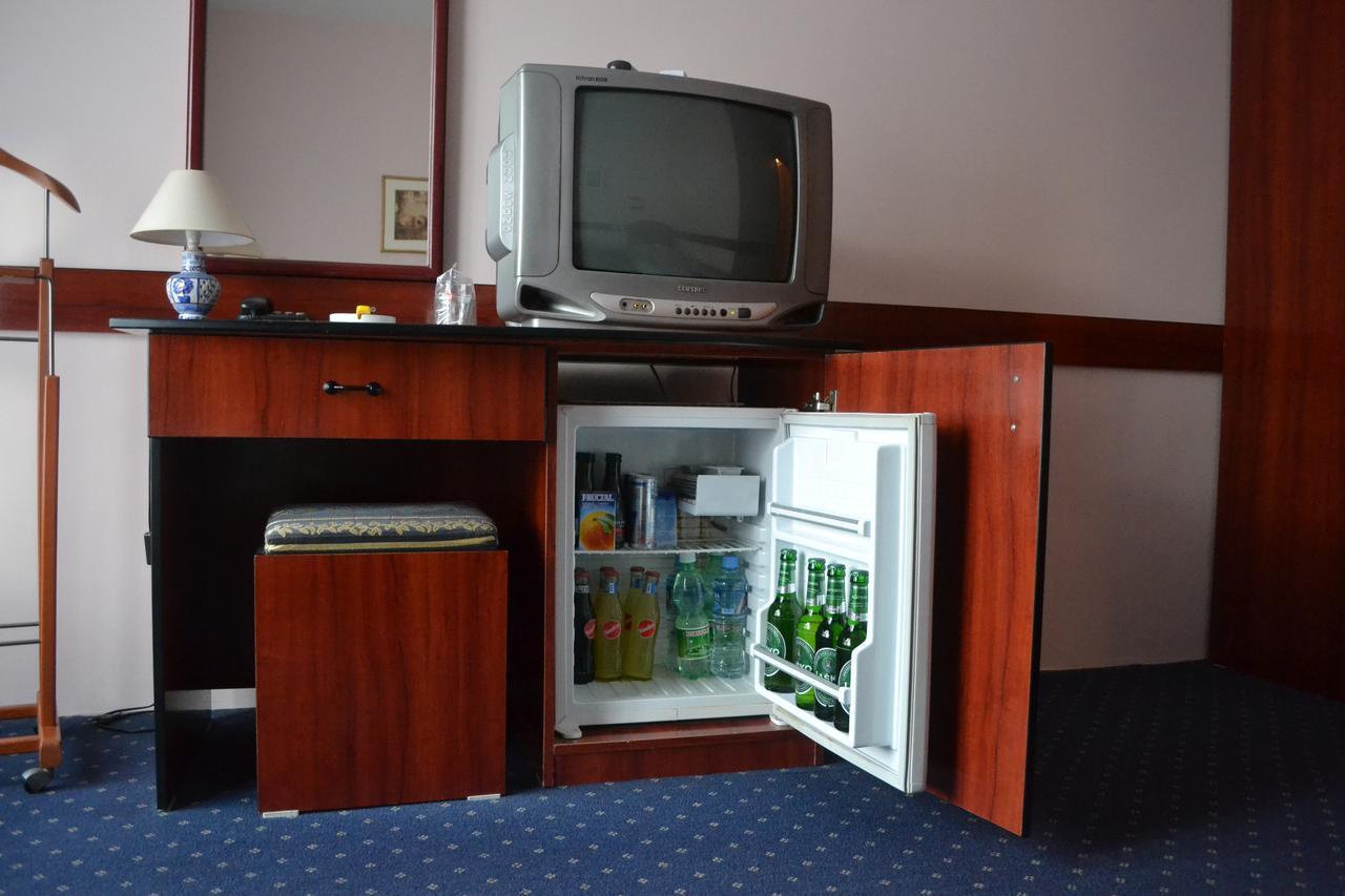 Hotel Mimoza Kumanovo Exteriör bild